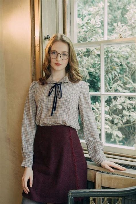 How To Dress Like Nerd 18 Cute Nerd Outfits For Girls In 2021