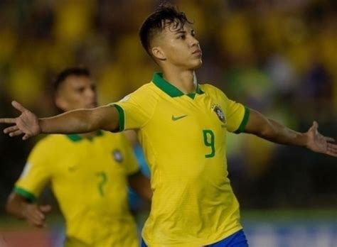 This is the news site of the fc santos player kaio jorge which shows all news linked with this player. Fenerbahçe için Kaio Jorge açıklaması - Futbol