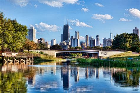 Download Wallpaper Lincoln Park Lagoon And Bridge In Chicago Free