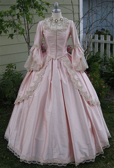 History Pink And Printed Dress Vestidos De La época Victoriana
