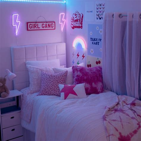 If You Love Pops Of Color And Neon This Dorm Is Absolutely Perfect For You Preppy