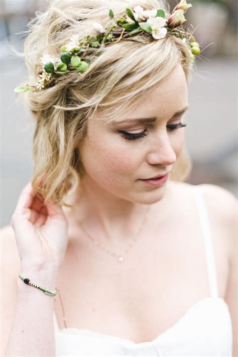 Accent your wedding style with hair jewelry, an embellished headband or a sparkly barrette. Cozy and Intimate Seattle Wedding | Short wedding hair ...