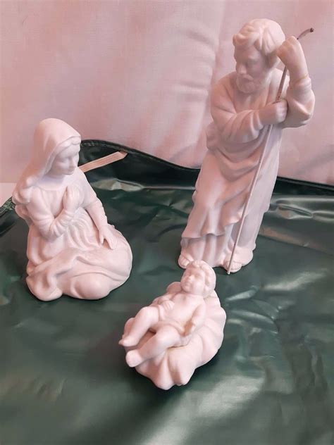 12 Piece Avon Nativity Scene Set W2 Extras 1980s