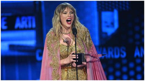 Taylor Swift Creates History At 2020 American Music Awards Voted