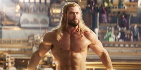 Manga Chris Hemsworths Wife Thought He Was Too Muscular In Thor Love