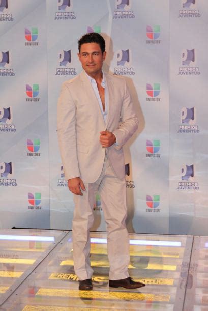 Porque El Amor Manda Fernando Colunga En Premios Juventud 2012