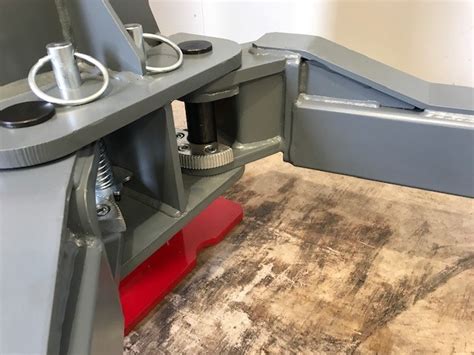 Drive on lifts or 4 post lifts offer the ability to save on garage floor space and store one vehicle on top of the other. Two post clear floor 4000 kg car hoist 240v & 415V (CH40) - DTM Trading