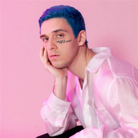 Lauv Unveils New Track And Video Drugs And The Internet The First Track To