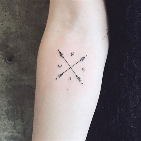 Tätowierung Pfeil Kompass Tattoo Art