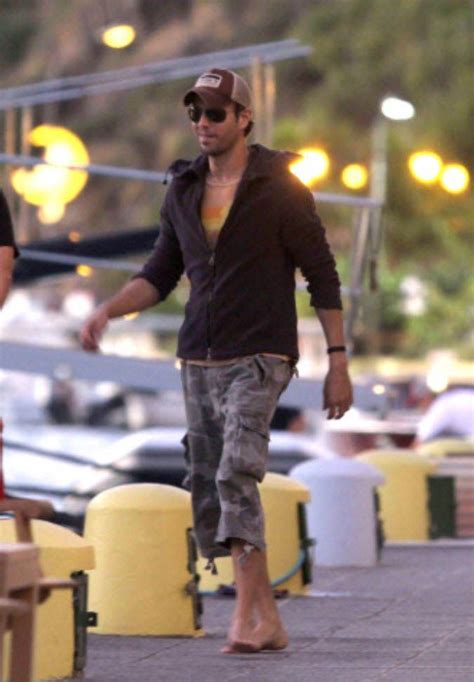 MALE CELEBRITIES Enrique Iglesias Goes Shirtless In Miami And We Only