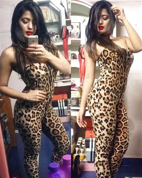 Paki Bengali Indian Fit Desi Slut In Tight Clothing