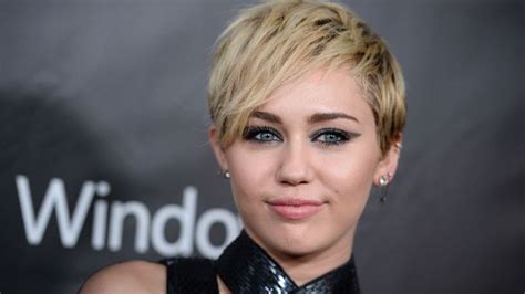 Miley Cyrus Poses Naked With Pet Pig Bubba Sue For Magazine Cover