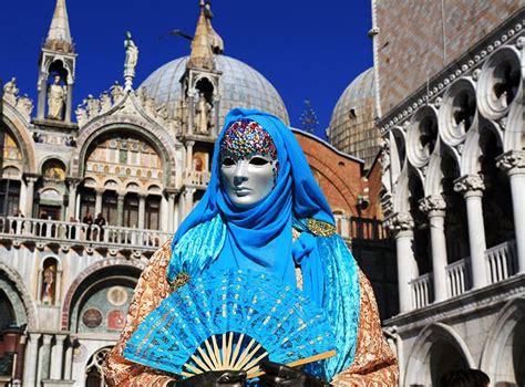 Guide To Venice Carnival Luxe Adventure Traveler Carnival Of Venice