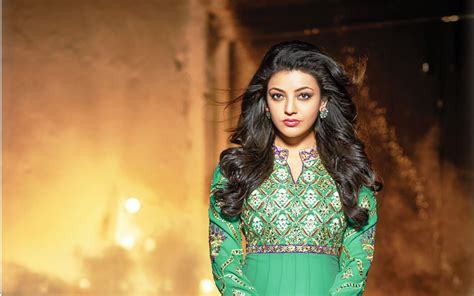 X X Kajal Aggarwal Background Hd Coolwallpapers Me