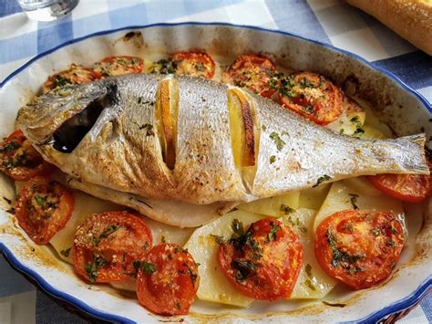 Dorada al horno con patatas - La Cocina de Pedro y Yolanda