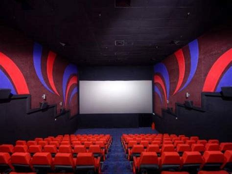 Has one gold class hall. MBO CINEMA SHOWTIME KEPONG VILLAGE