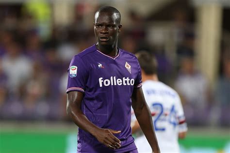 L'attaccante, che ha giocato anche in italia, si è sentito male in allenamento. Palace keeping tabs on Fiorentina striker Khouma Babacar - Read Crystal Palace