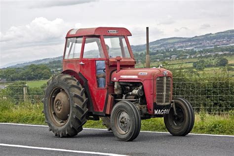 Wag911 Massey Ferguson 35x Tractor With Winsam Cab Flickr
