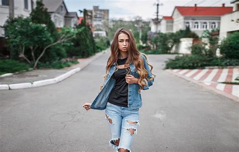 Look Girl City Street Model Clothing Portrait Home Jeans
