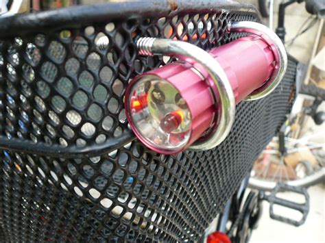 In this video, i look at how the 100b mark iii works as an. 赤い自転車: 100均 LEDライトの改造 テールランプ化