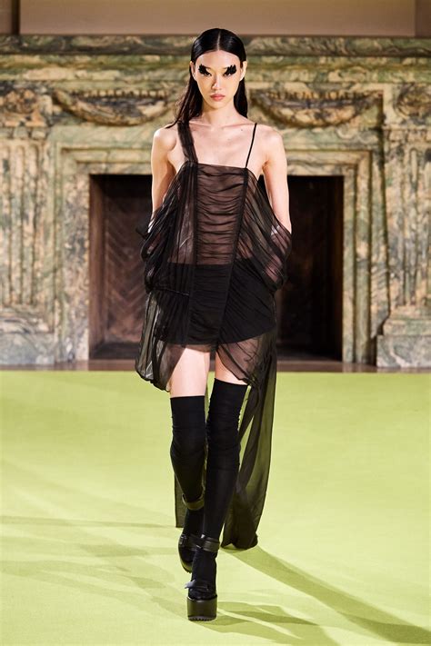 Vera Wang News Collections Fashion Shows Fashion Week Reviews And More Vogue