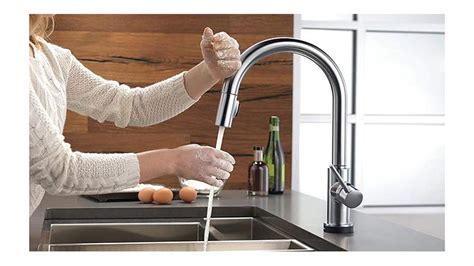Touchless faucets can save time and water, and slow the spread of germs. 9 Best Touchless Kitchen Faucets to Buy Now (2020) | Heavy.com