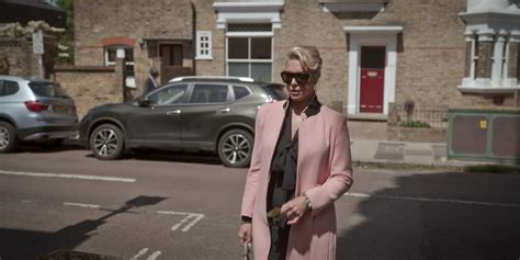 Apple Iphone Smartphone Of Hannah Waddingham As Rebecca Welton In Ted Lasso S03e03 4 5 1 2023