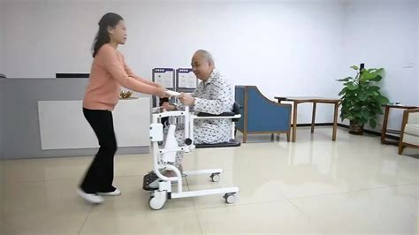 신제품 장애인 노인 이동 휠체어를 위한 바퀴를 가진 전기 참을성 있는 이동 상승 화장실 목욕 의자 Buy 화장실 의자 화장실 전기 환자 이송 리프트 화장실 화장실 의자