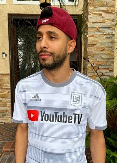 All about american vine star, youtuber & social media sensation, anwar jibawi; Anwar Jibawi Height, Weight, Age, Girlfriend, Biography ...