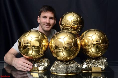 Pada gelaran 2019 ini, lionel messi sukses menyabet gelar ballon d'or 2019. Messi With Ballon D'Or Wallpapers - Wallpaper Cave