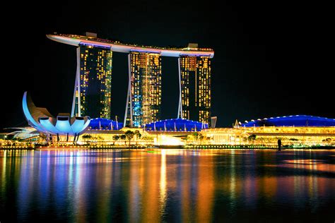 Mbs) is an integrated resort fronting marina bay within the downtown core district of singapore. Marina Bay Sands Hotel Singapore by Capturing-the-Light on ...