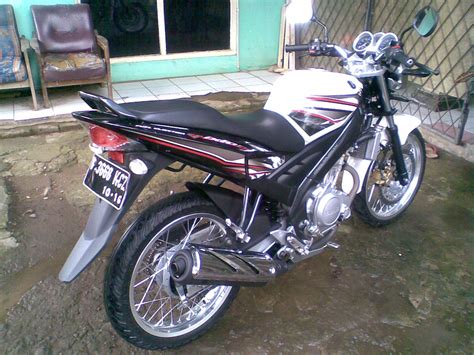 Modifikasi Motor Vixion Old Warna Putih - Arena Modifikasi