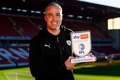 Michael Duff Named November Sky Bet League One Manager Of The Month News Barnsley Football Club