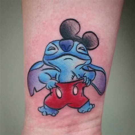 Pin Von Jamie Fry Worthington Auf Tattoos Disney Stitch Tattoo
