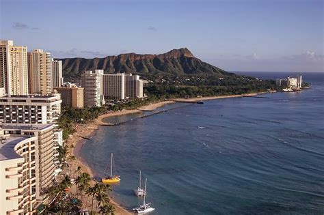 Living In Honolulu Hi What Is It Like Pros And Cons Combadi