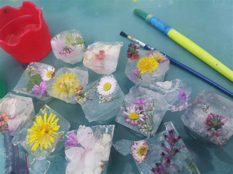 Calming back rubs help toddlers deal with sensory overload. Frozen Flowers Sensory Ice Play - Me, him, the dog and a baby!