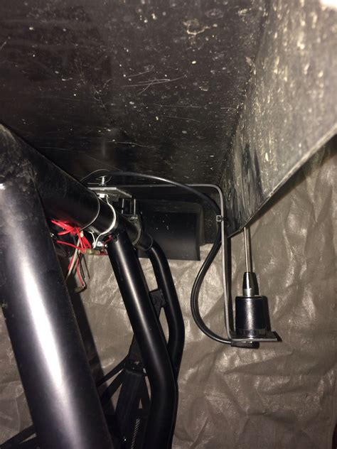 We found 51 fm radio stations and 52 am radio stations in the wytheville, va area. where to mount a uhf antenna?