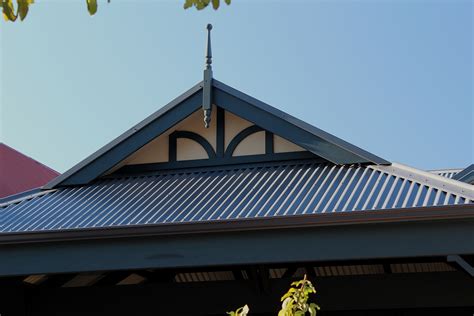 This video shows the basic layout and method of construction for a dutch gable or gambrel roof. Double timber Carport with Colorbond Dutch gable roof ...