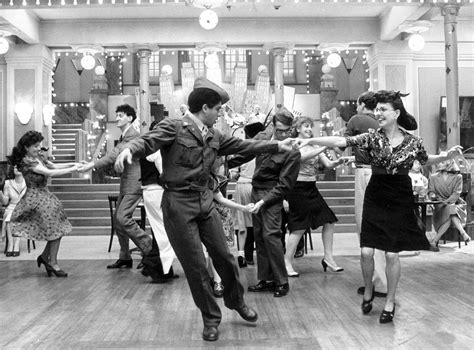 Le Bal Film Directed By Ettore Scola Retro Comedia Musical Shall We Dance Dance