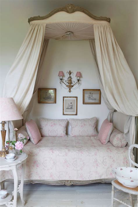Vintage chic antique white floor lamp base. 20 Awesome Shabby Chic Bedroom Furniture Ideas - Decoholic