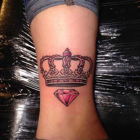 43 Creative Crown Tattoo Ideas For Women Stayglam Crown Tattoos For