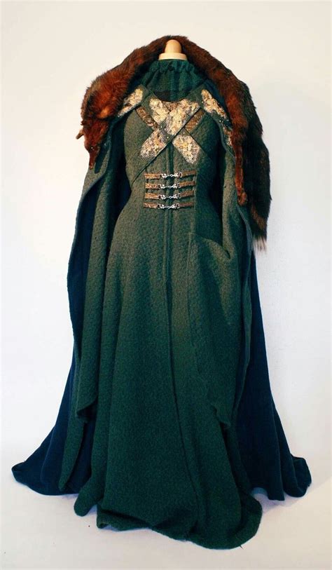 When brynden was eliminated, control over tully lands was given to the freys. Game of Thrones Lady Catelyn Tully Stark gown cosplay ...