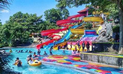 Selain wahana dan harga tiket masuk bugis waterpark yang bervariasi, pihak bugis waterpark juga menyediakan fasilitas yang memanjakan para pengunjungnya, antara lain 10 Gambar Jembar Waterpark Majalengka 2021 Harga Tiket ...