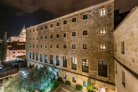 Nuestro hotel en salamanca centro cuenta con 94 confortables habitaciones, entre las que se encuentran las triples, las familiares, las business, las basic y las confort. Bodas con encanto y tradición en el corazón de Salamanca ...