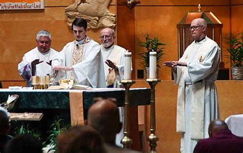 Newly Ordained Paulist Priest Celebrates Thanksgiving Mass At Home