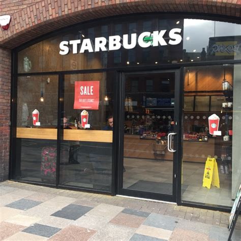 Starbucks Shop Stop Clapham Junction Station