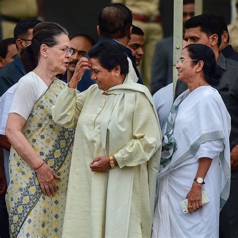 Mamta banerjee ji and the dedicated leaders and activists. HD Kumaraswamy Takes Oath as Karnataka Chief Minister ...