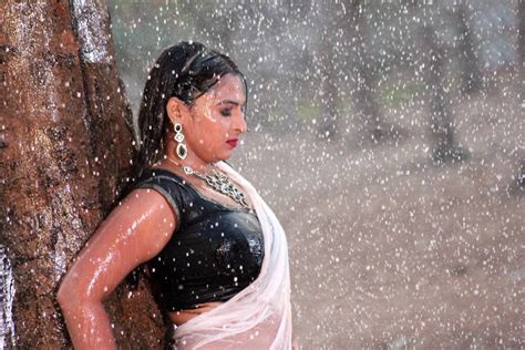 Indian Hot Actress Divya Prabha Hot Stills In White Saree