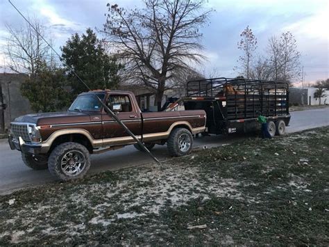 Pin by Beck Riley on Farm/Ranch Dream | Old ford trucks, Classic ford
