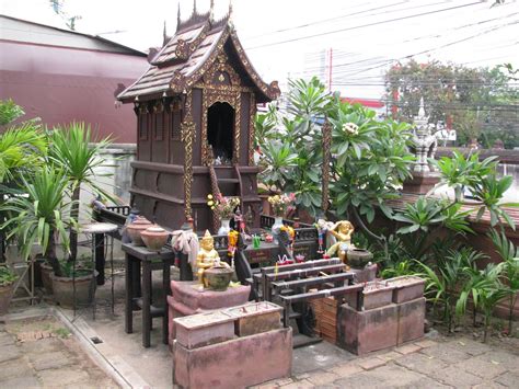 Spin Easy Time Teak Wood Temple In Chiang Mai
